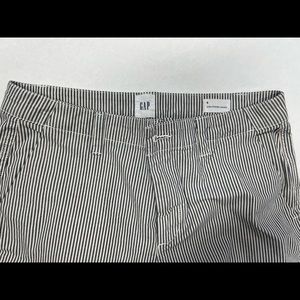 GAP, stripped jeans. Great condition, worn once. Size 6. (Girlfriend Khaki)
